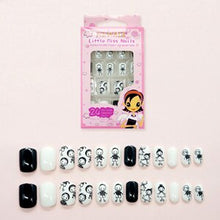 Load image into Gallery viewer, 24pcs 15 Designs Short Head Cute Bear Strawberry Heart Fake Nails Press on Children Candy False Nail Tips Manicure Beauty Tools